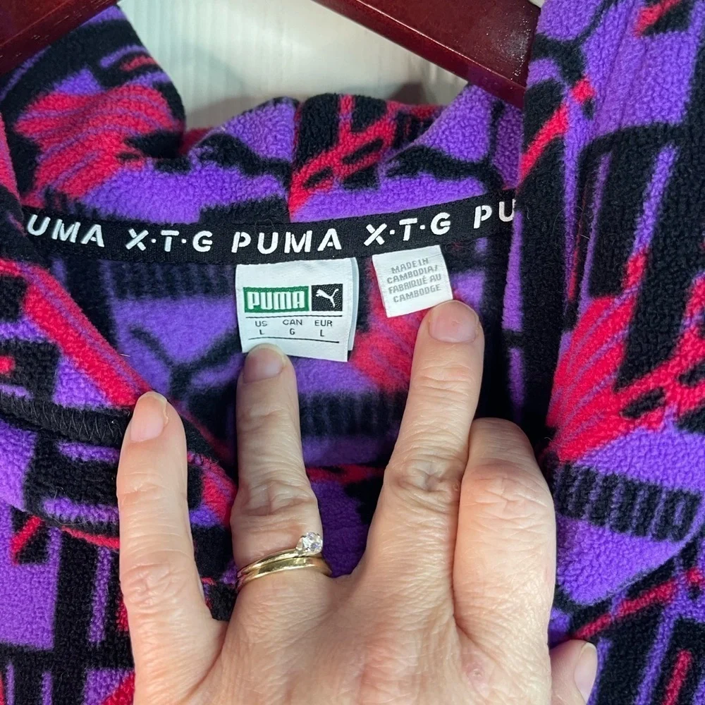 Puma long sleeve hooded pattern fleece sweatshirt.  Cropped‎ - Picture 2 of 9
